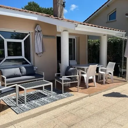 Maison Avec Piscine Chauffee - 8 Pers. - Fr-1-878-5 *