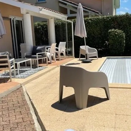 Maison Avec Piscine Chauffee - 8 Pers. - Fr-1-878-5 *